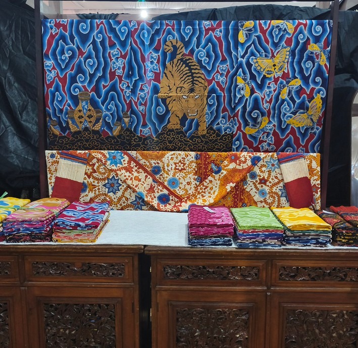 WARTA EKONOMI KREATIF*Strategi Pemberdayaan Ekonomi:Lonjakan Signifikan UMKM Rossi Batik CirebonVOLUME II | EDISI MEI 2026