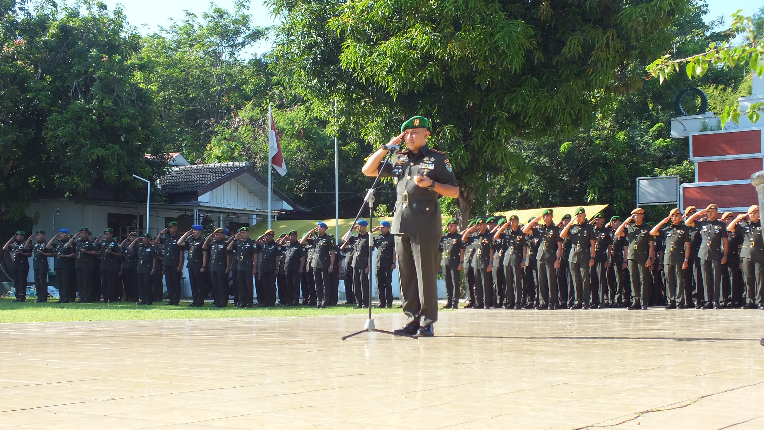 Kodim 0614/Kota Cirebon Gelar Ziarah Rombongan HUT Kodam III/Siliwangi Ke-80 di TMP Kesenden.